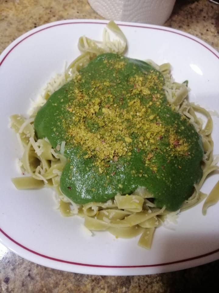 Pasta con salsa de espinacas Pasta con salsa de espinacas