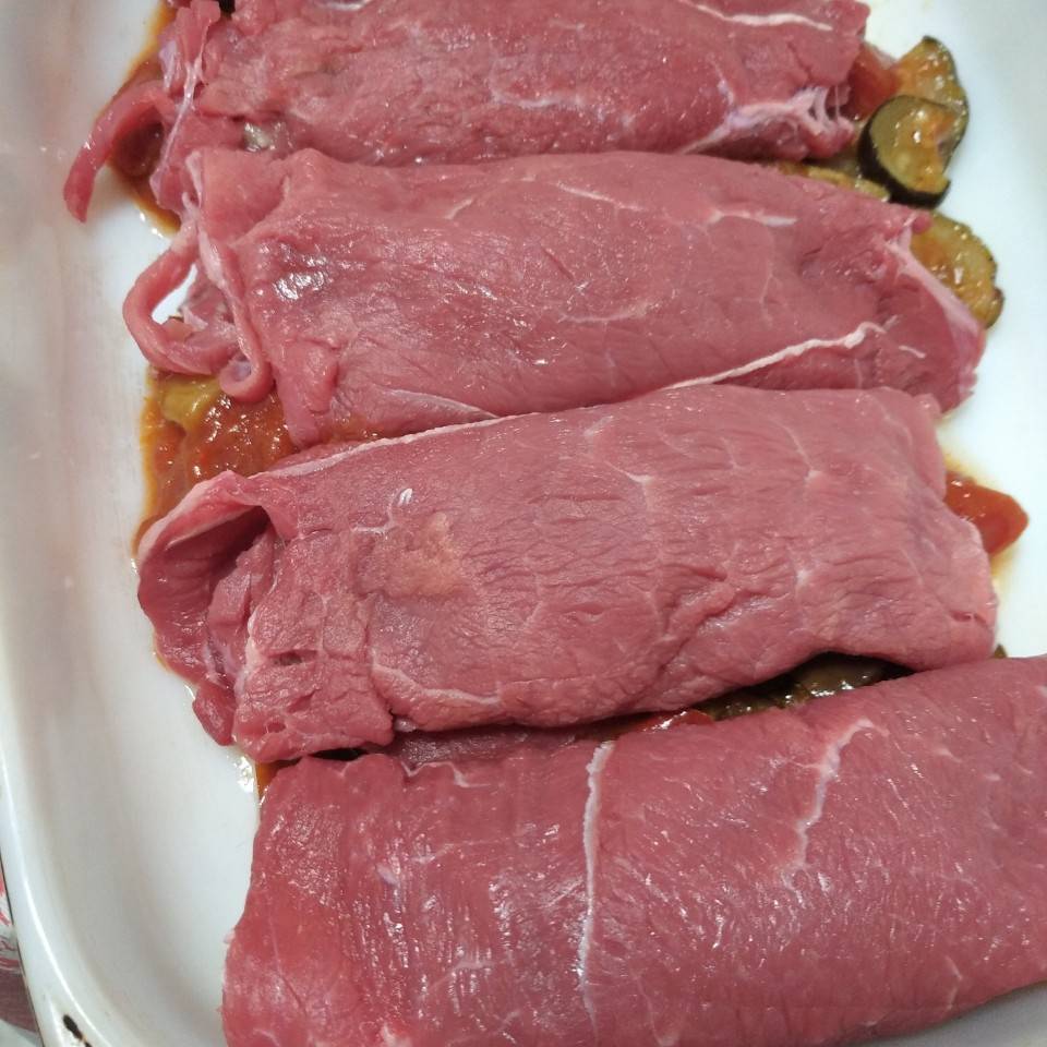 Filetes rellenos de plátano y carne