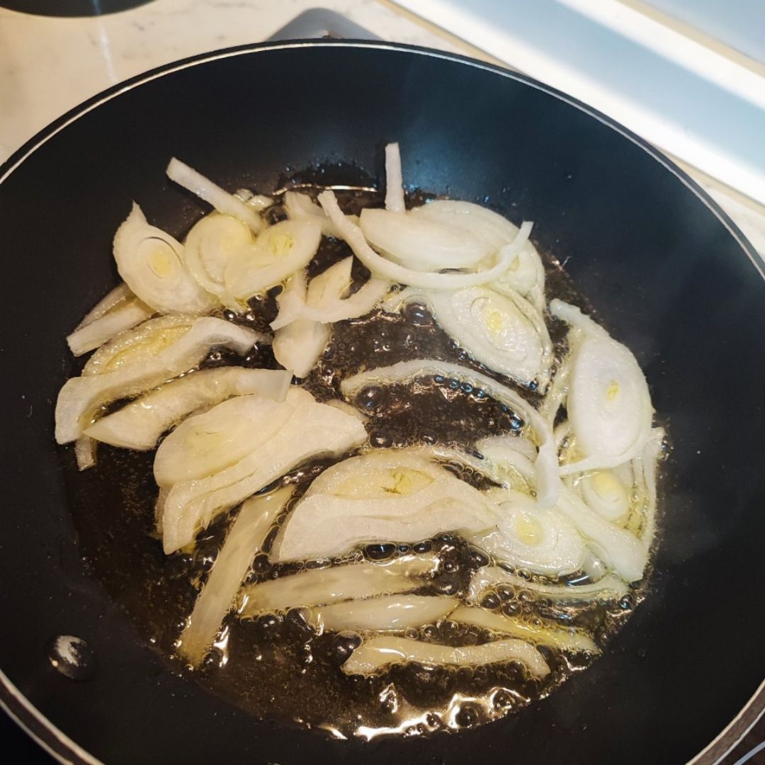 Cuscús con cebolla y zanahoria  Paso 0