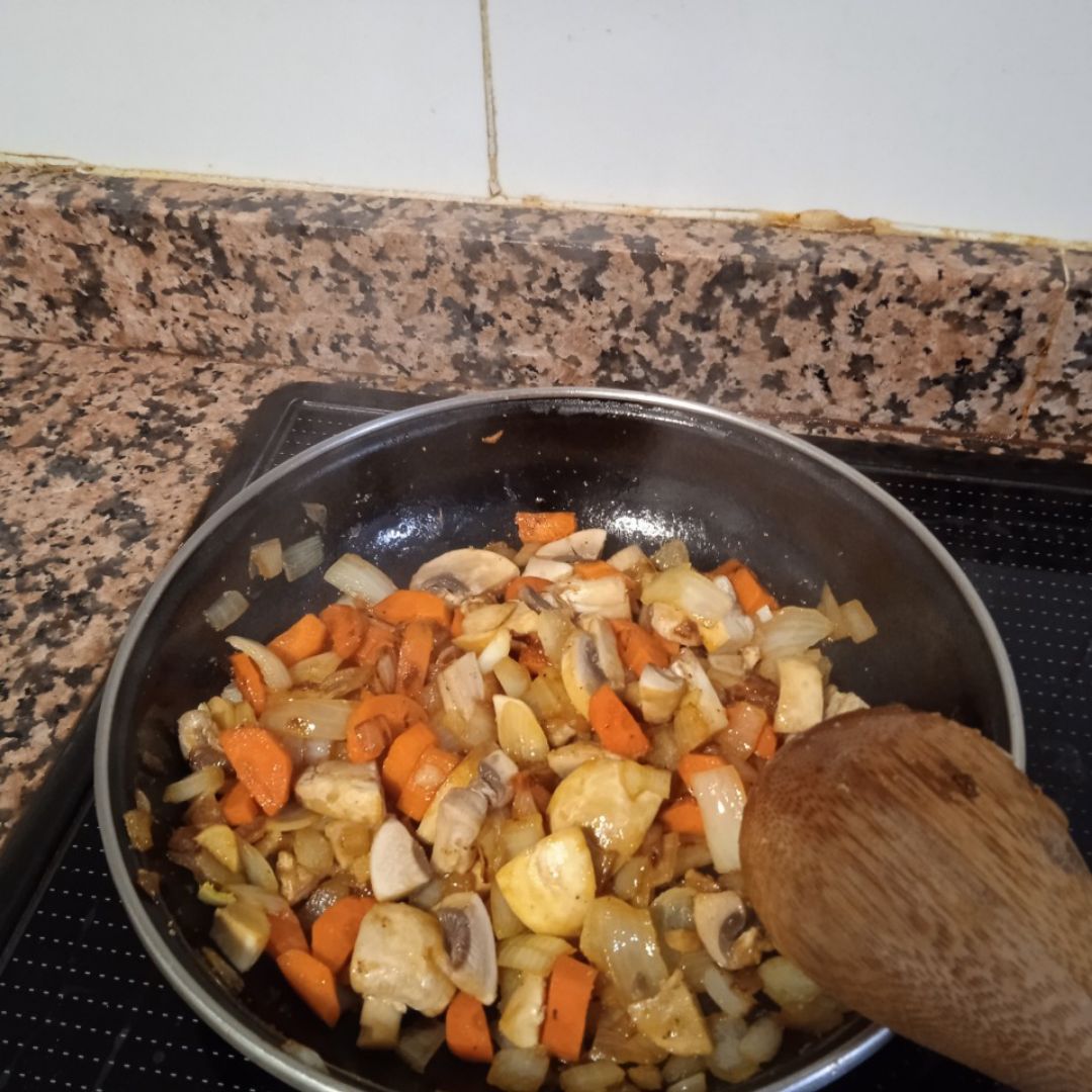 Macarrones boloñesa con soja texturizada🍝 Paso 1 Macarrones boloñesa con soja texturizada🍝 Paso 1
