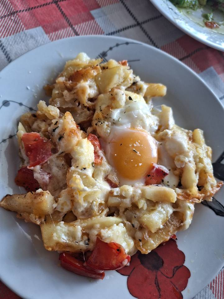 Huevos escalfados con patatas del cortijo los montoya