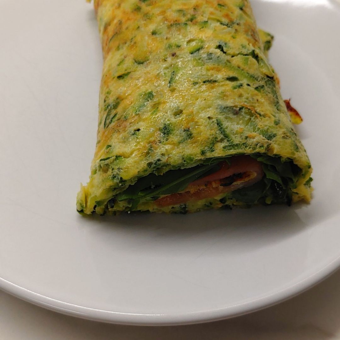 Rollo de calabacin, rúcula y salmón Rollo de calabacin, rúcula y salmón
