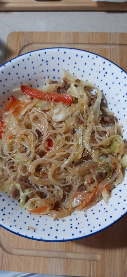Fideos chinos con verduras y ternera Fideos chinos con verduras y ternera
