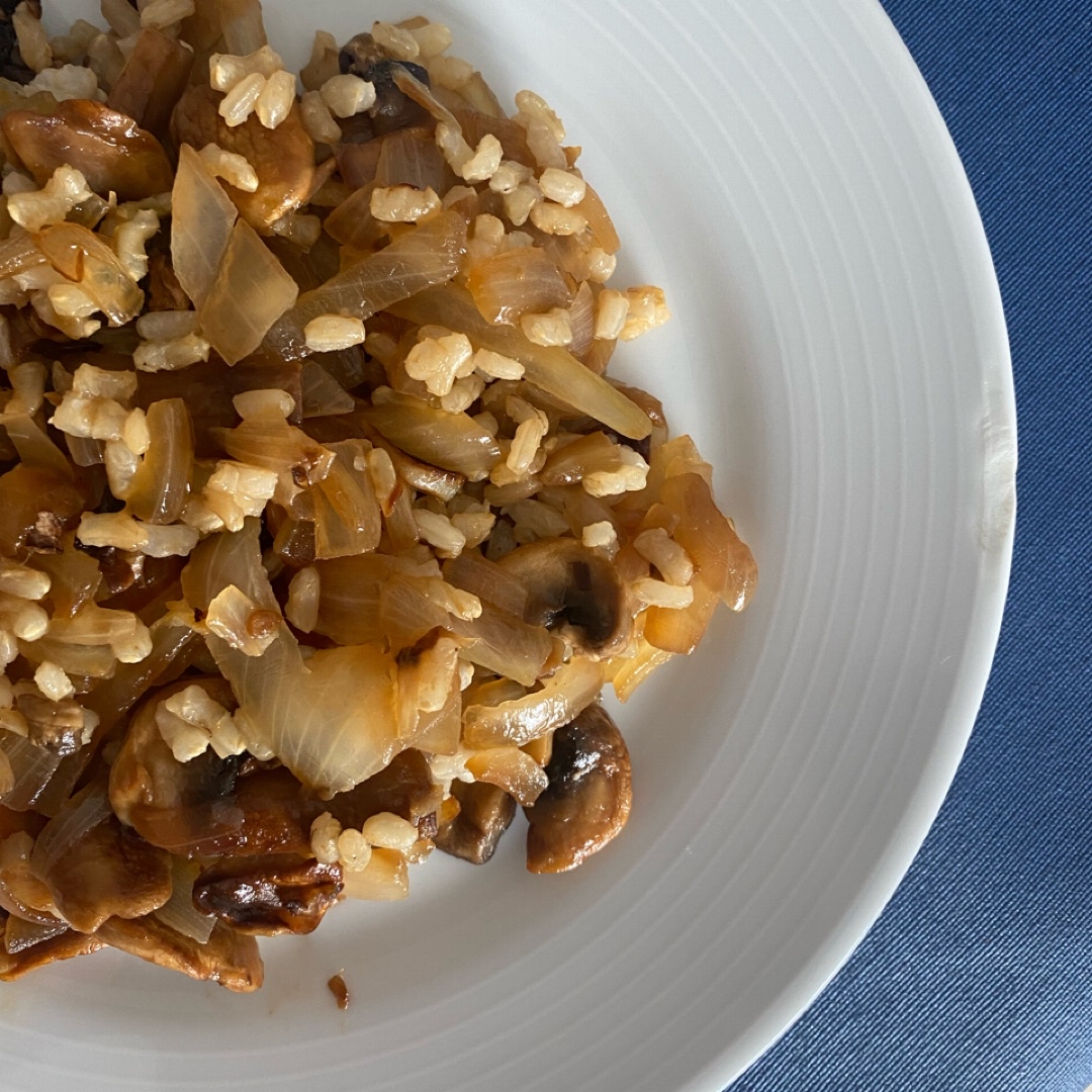 Arroz con cebolla y champiñon Arroz con cebolla y champiñon