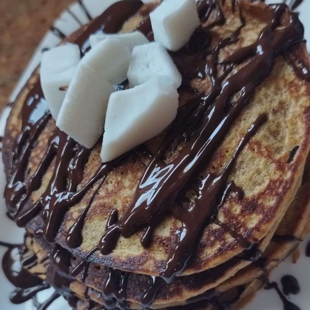 Pancake de batata y chocolate negro Pancake de batata y chocolate negro