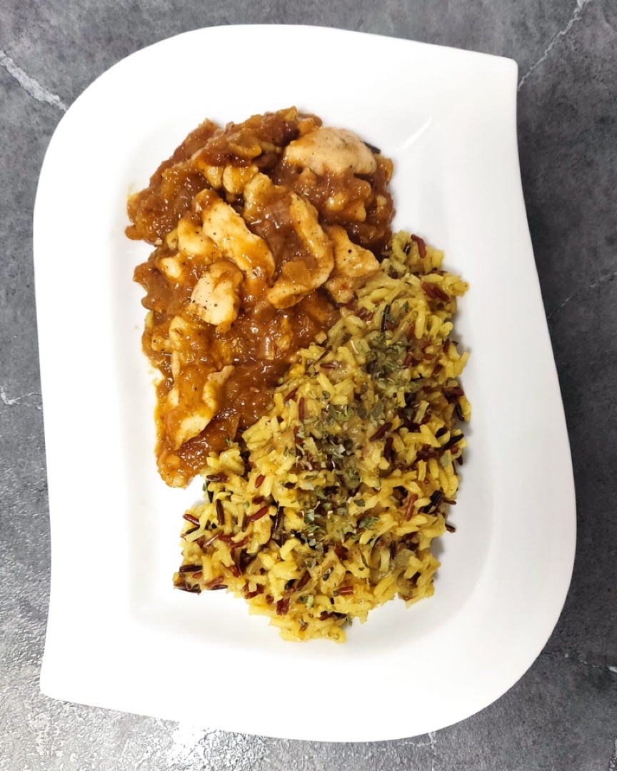 Pollo con chutney de mango y arroz basmati Pollo con chutney de mango y arroz basmati