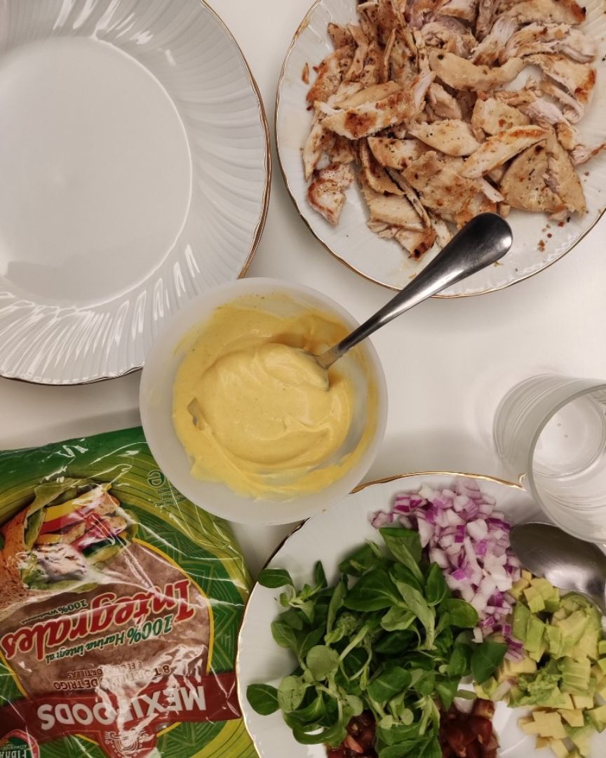 Fajitas de pollo al curry refrescantes Paso 1 Fajitas de pollo al curry refrescantes Paso 1