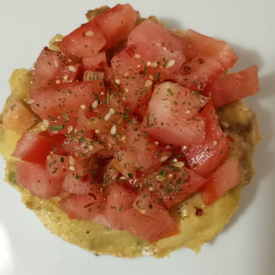 Tortita con aguacate y tomate 🍅 🥑 Tortita con aguacate y tomate 🍅 🥑