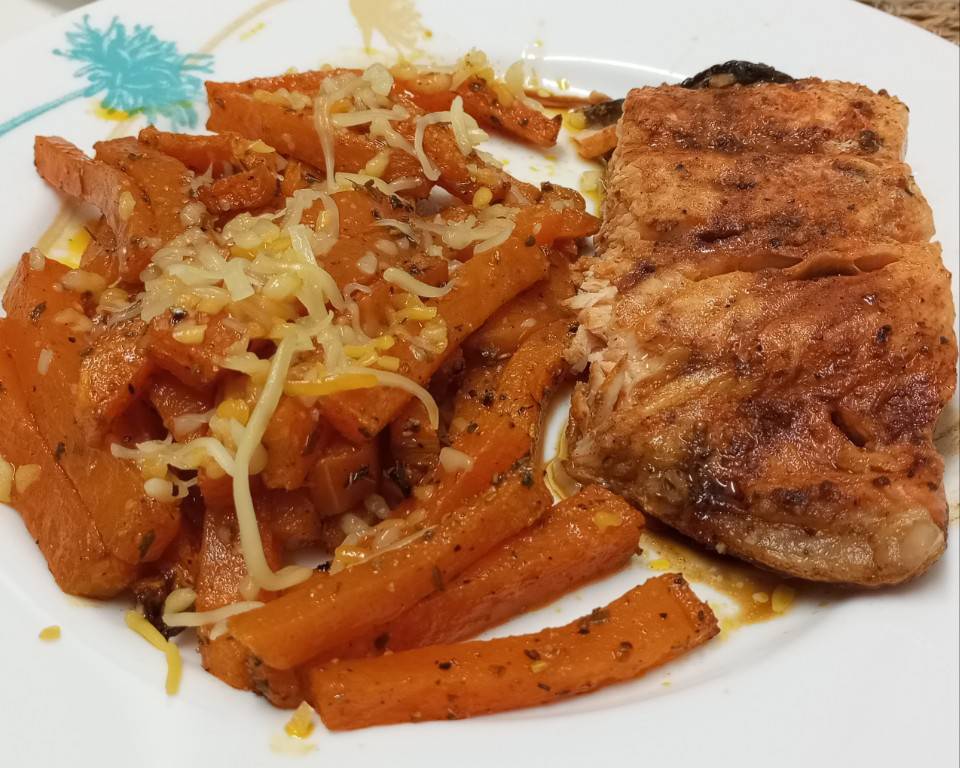 Salmón con bastones de calabaza