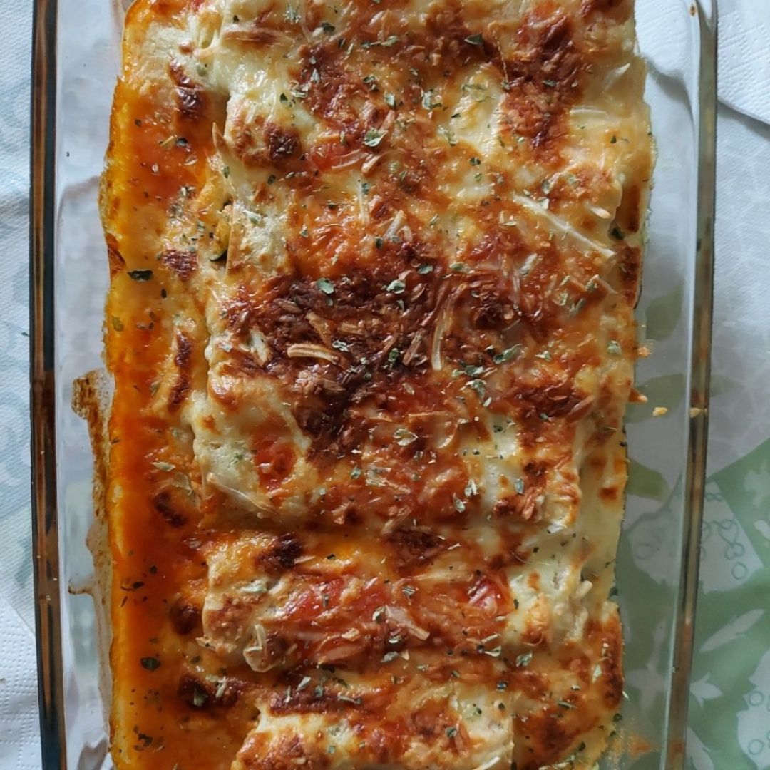 Canalones de pollo con bechamel de calabacin Canalones de pollo con bechamel de calabacin