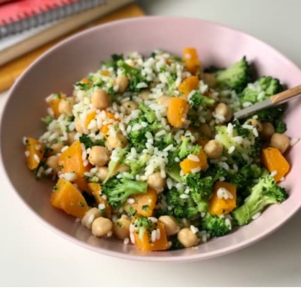 Arroz con garbanzos, brócoli y calabaza