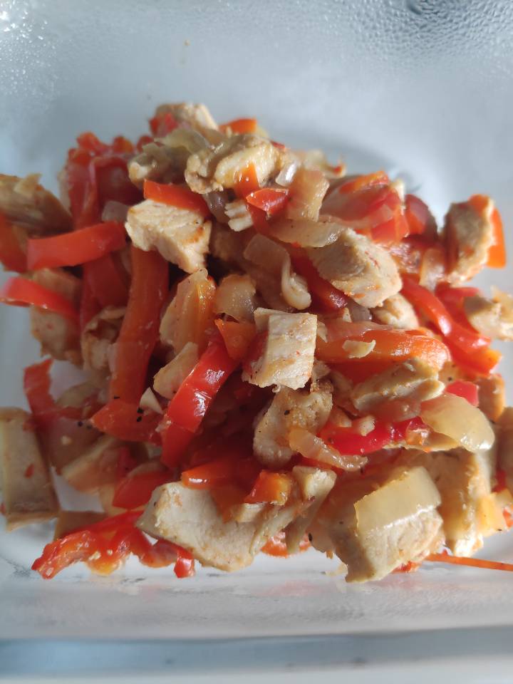 Salteado de Pimientos con pollo Salteado de Pimientos con pollo