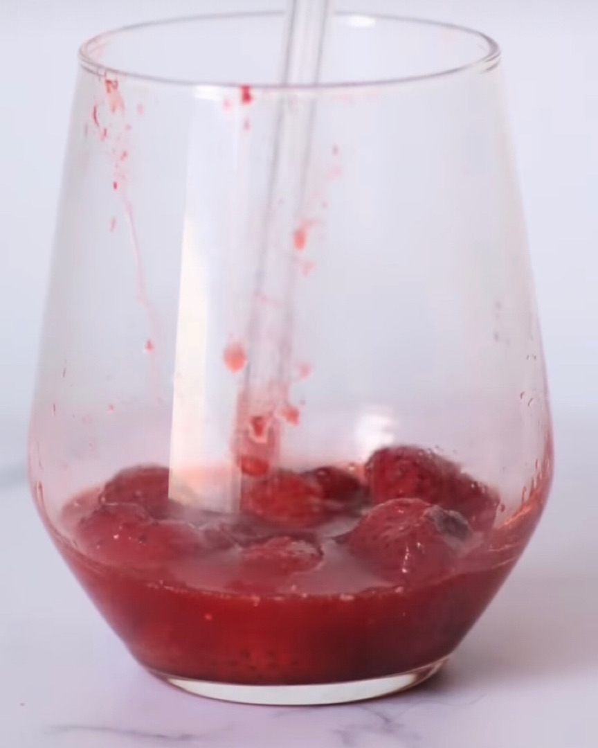REFRESCO O BEBIDA DE FRESAS Paso 1 REFRESCO O BEBIDA DE FRESAS Paso 1