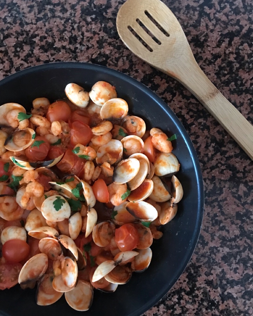 Penne con almejas, gambas y tomatitos 🍝 Paso 4 Penne con almejas, gambas y tomatitos 🍝 Paso 4
