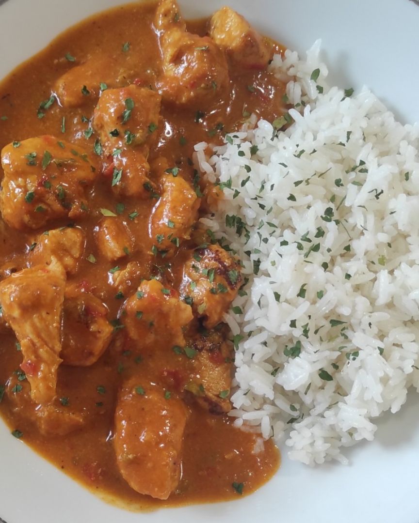 Curry de pavo con arroz blanco al estilo latino 🇩🇴 Curry de pavo con arroz blanco al estilo latino 🇩🇴