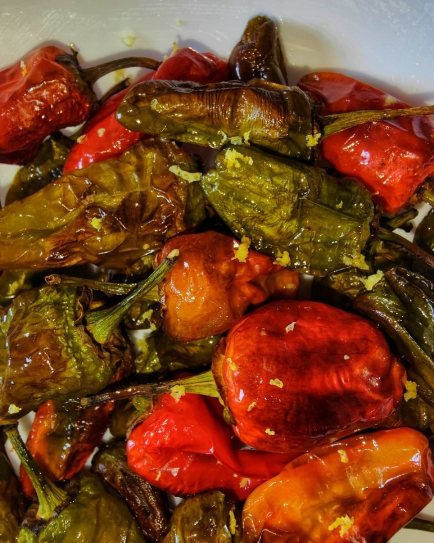 Pimientos del padr贸n con piment贸n picante y lim贸n rallado 馃槏 (en airfryer) Pimientos del padr贸n con piment贸n picante y lim贸n rallado 馃槏 (en airfryer)