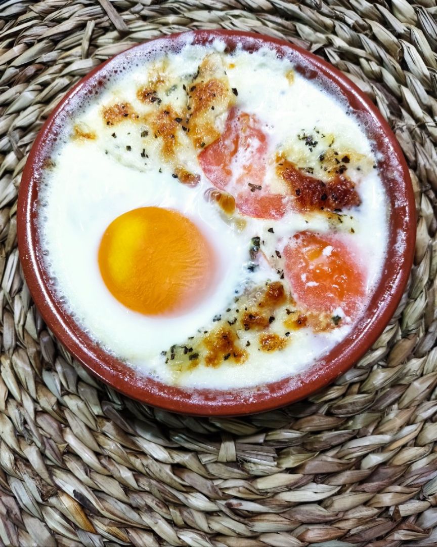 HUEVOS CAPRESE 🍳🍅🧀 HUEVOS CAPRESE 🍳🍅🧀