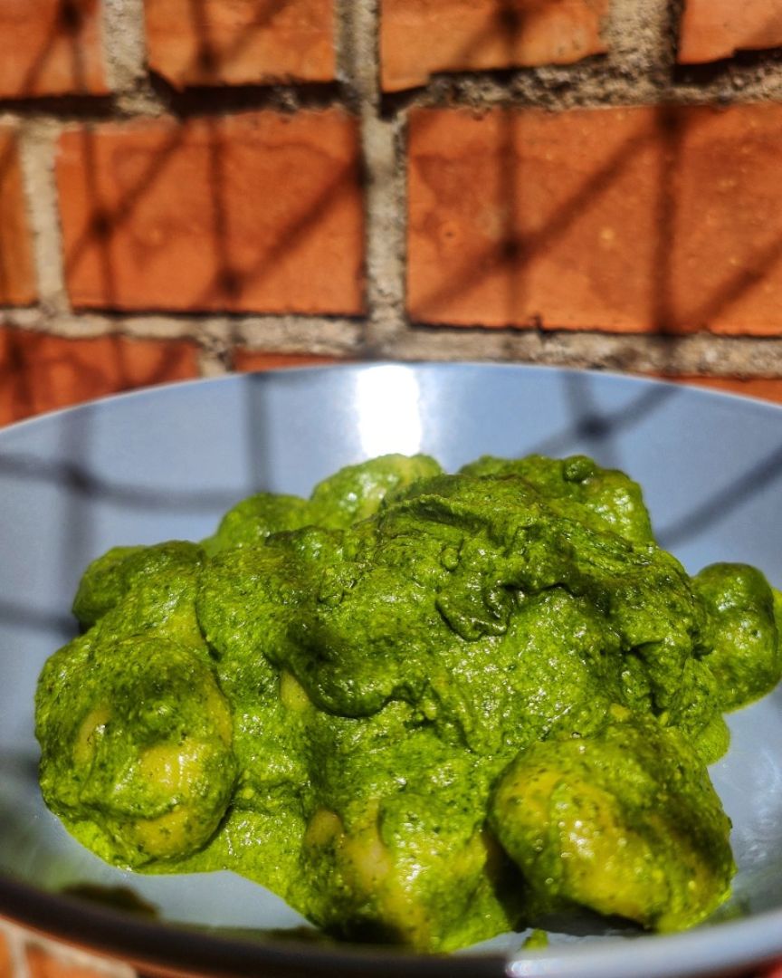 Gnocchi de harina de arroz con pesto de espinacas 💚 (vegano) Gnocchi de harina de arroz con pesto de espinacas 💚 (vegano)