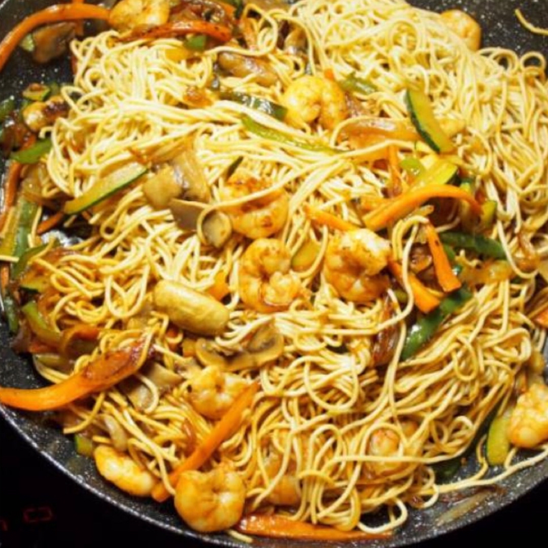 Noodles con gambas (chino) Noodles con gambas (chino)