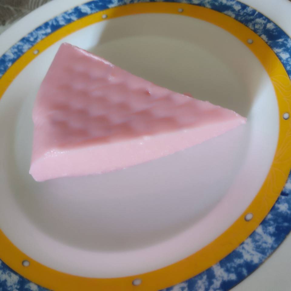 Gelatina de fresa con leche(yogur fresa) Gelatina de fresa con leche(yogur fresa)