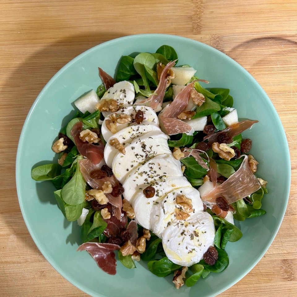 Ensalada de pera 馃崘 jam贸n y mozzarella 馃 Ensalada de pera 馃崘 jam贸n y mozzarella 馃