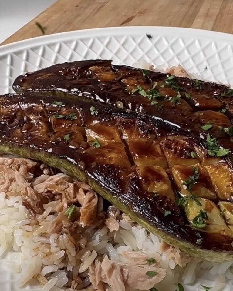 Zucchinis en salsa de soja y arroz Zucchinis en salsa de soja y arroz