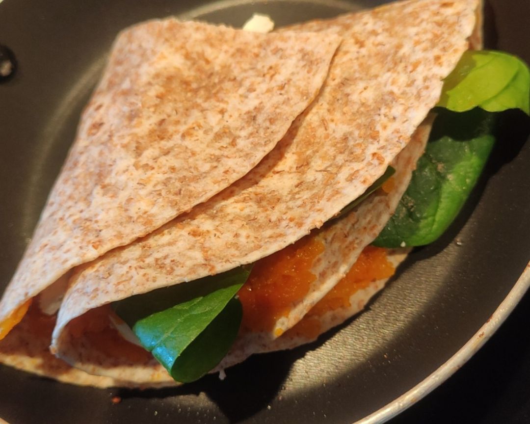 Quesadillas de calabaza con curry,queso feta y espinacas Quesadillas de calabaza con curry,queso feta y espinacas