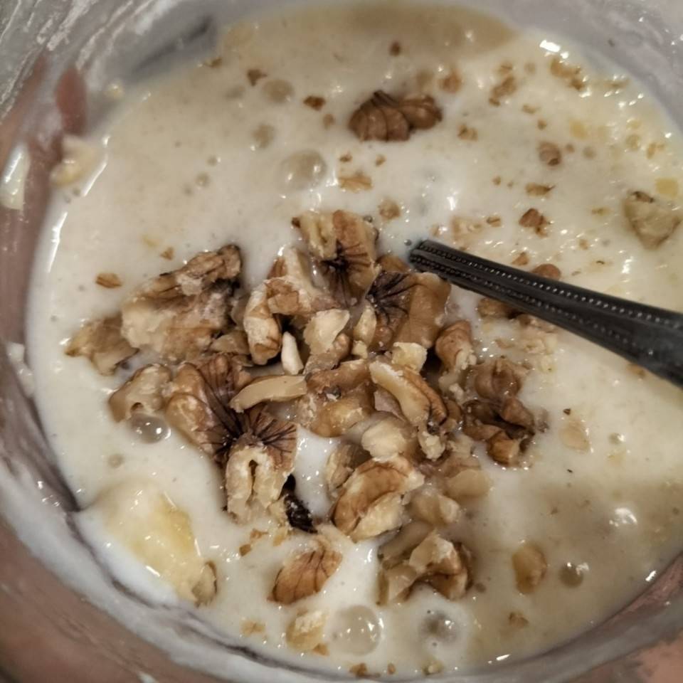 Helado de plátano, con yogurt desnatado y nueces