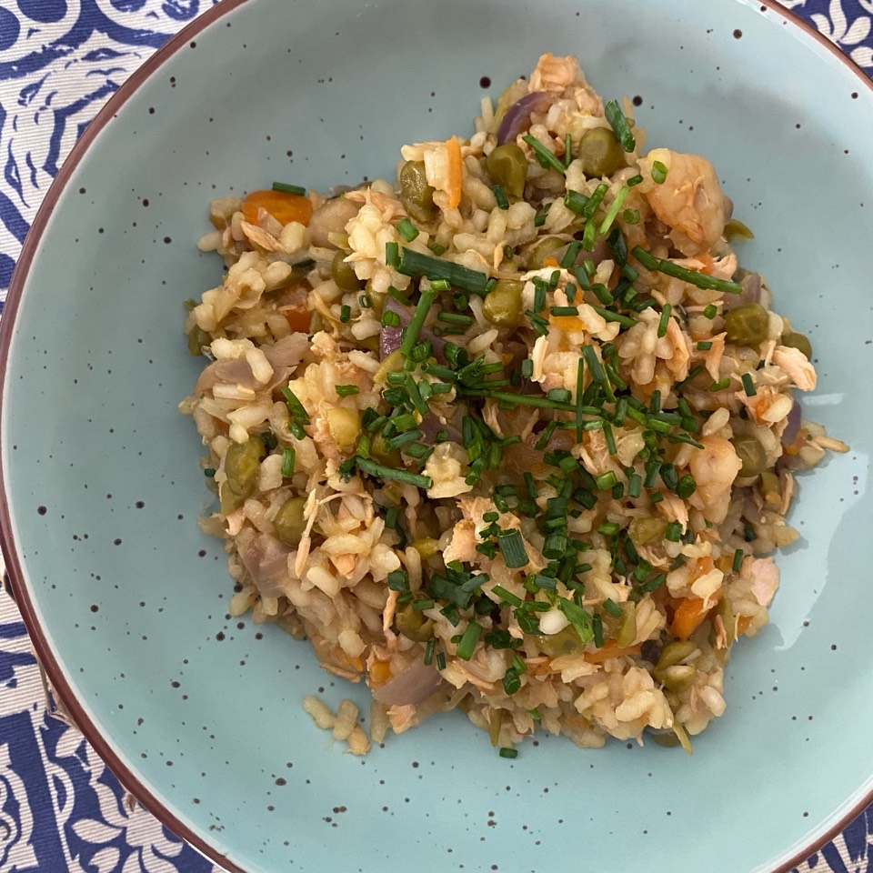 Arroz asiático con salmón y gambas Arroz asiático con salmón y gambas