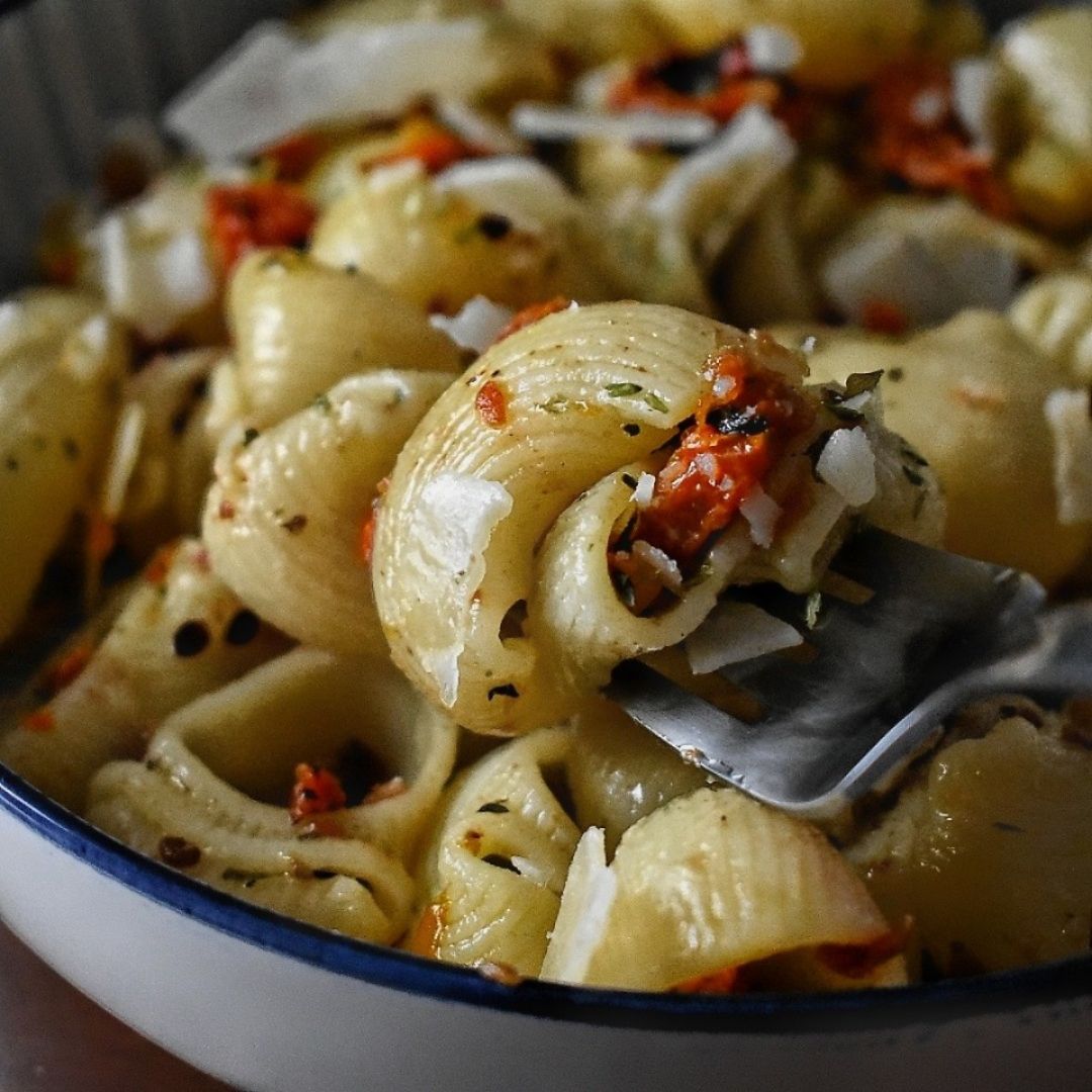 Pasta con tomates secos en AOVE, orégano y parmesano Paso 5 Pasta con tomates secos en AOVE, orégano y parmesano Paso 5