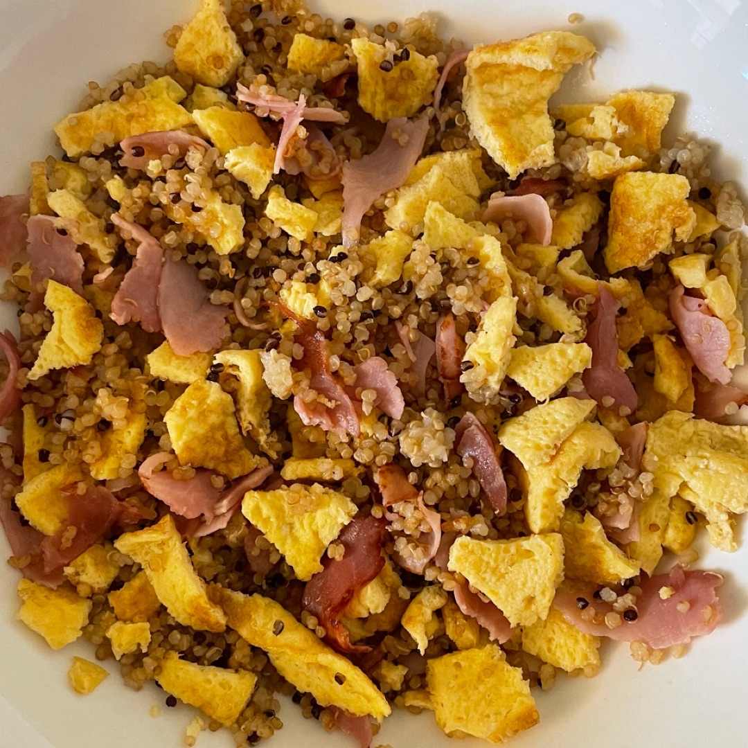 Quinoa con jamón y tortilla Quinoa con jamón y tortilla