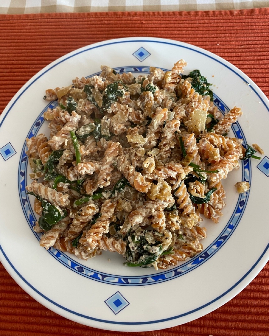 Pasta de lentejas con salsa ricotta