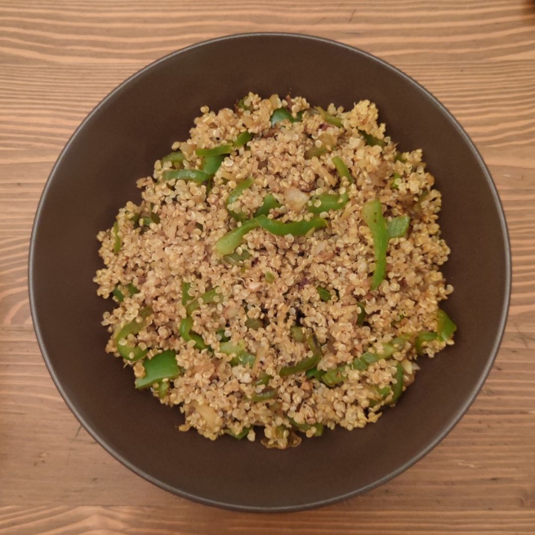 Salteado de quinoa con verduras al curry