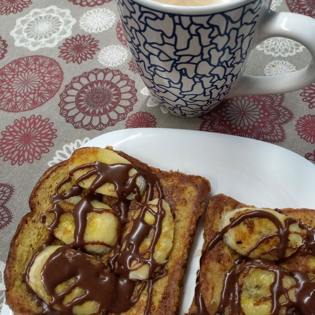 Tostadas francesas con platano y crema de avellana Tostadas francesas con platano y crema de avellana