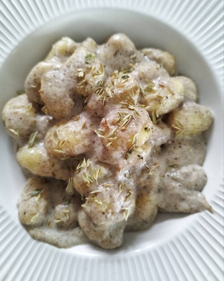 Ñoquis con salsa de champiñones 🥔🍄 Ñoquis con salsa de champiñones 🥔🍄