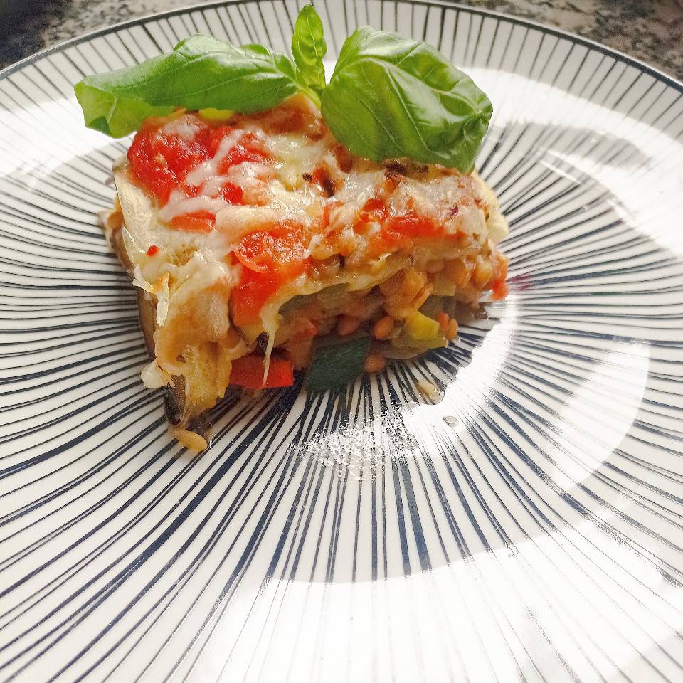 Lasaña de berenjena 🍆 con boloñesa de lentejas y 🧀