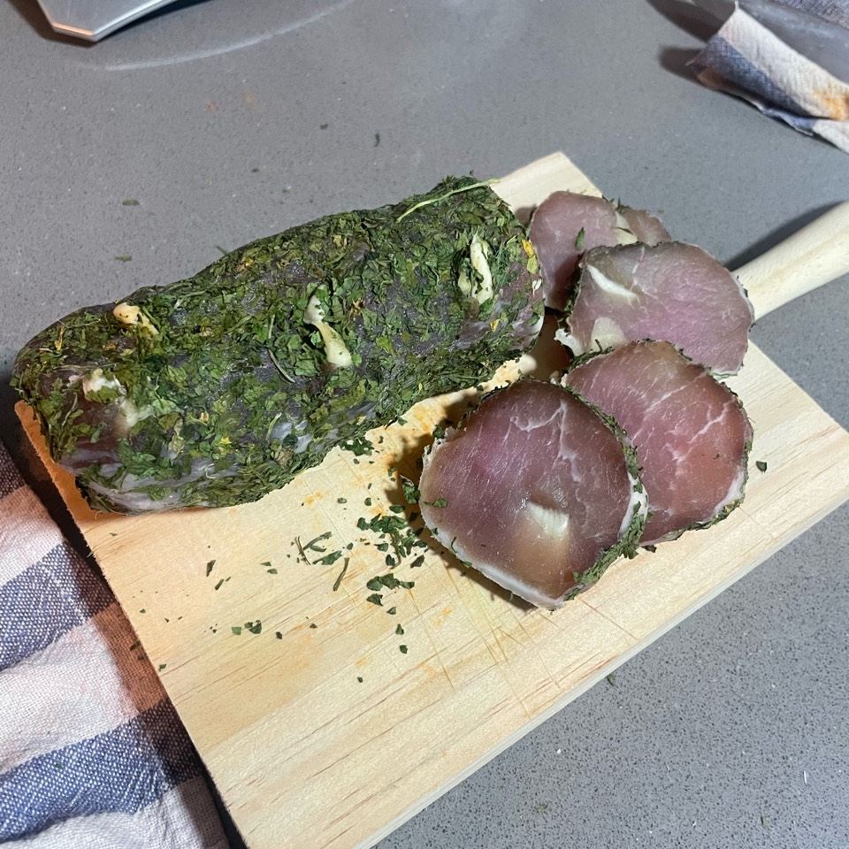 “Jamón” bielorruso en casa?! Barato, bonito y sabroso (receta de mi mamá)