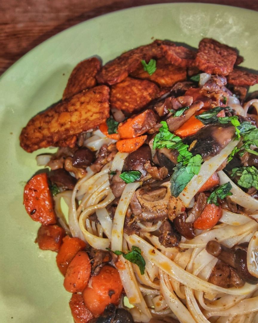 Mazamen de tempeh crujiente y verduras 😱😍 Mazamen de tempeh crujiente y verduras 😱😍