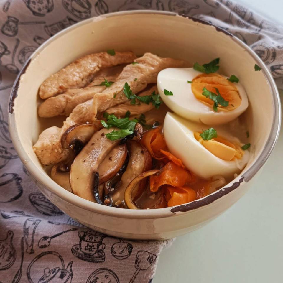 RAMEN A LA ESPAÑOLA RAMEN A LA ESPAÑOLA