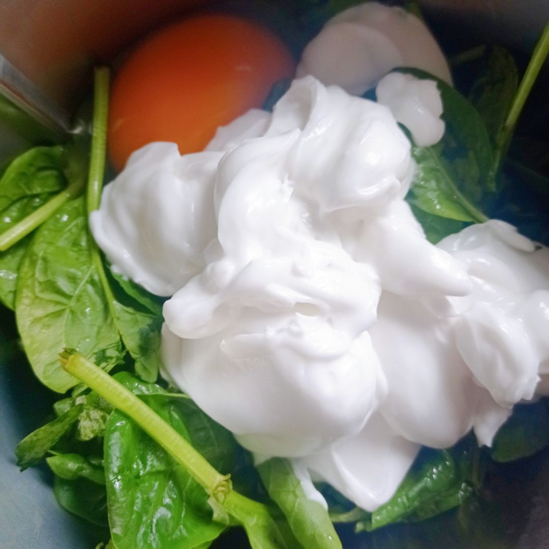 Bizcocho de espinacas 🥬 y frambuesas ❤️ Paso 0 Bizcocho de espinacas 🥬 y frambuesas ❤️ Paso 0