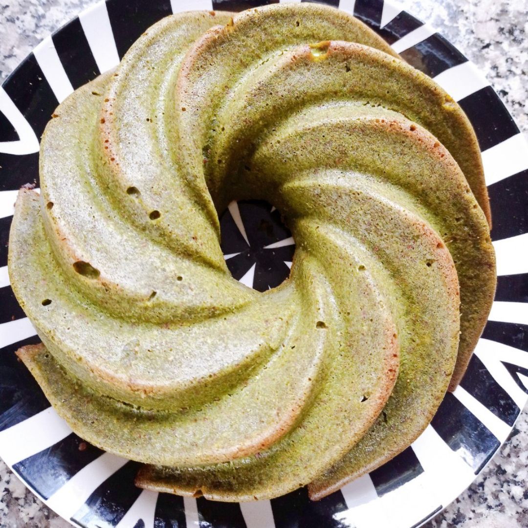 Bizcocho de espinacas 🥬 y frambuesas ❤️ Paso 3 Bizcocho de espinacas 🥬 y frambuesas ❤️ Paso 3