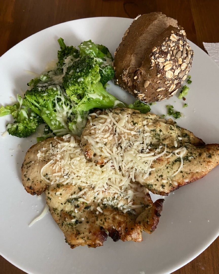 Pollo con brócoli Pollo con brócoli