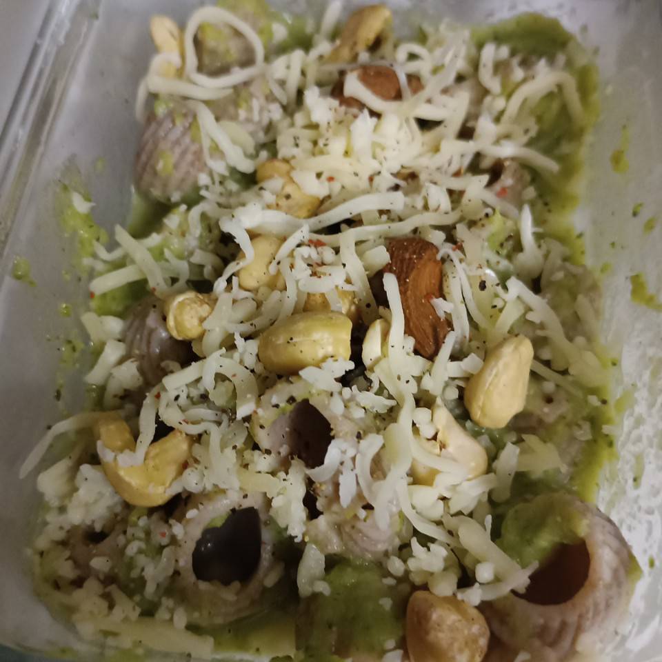 Pasta integral con salsa de br贸coli (sin lactosa) Pasta integral con salsa de br贸coli (sin lactosa)