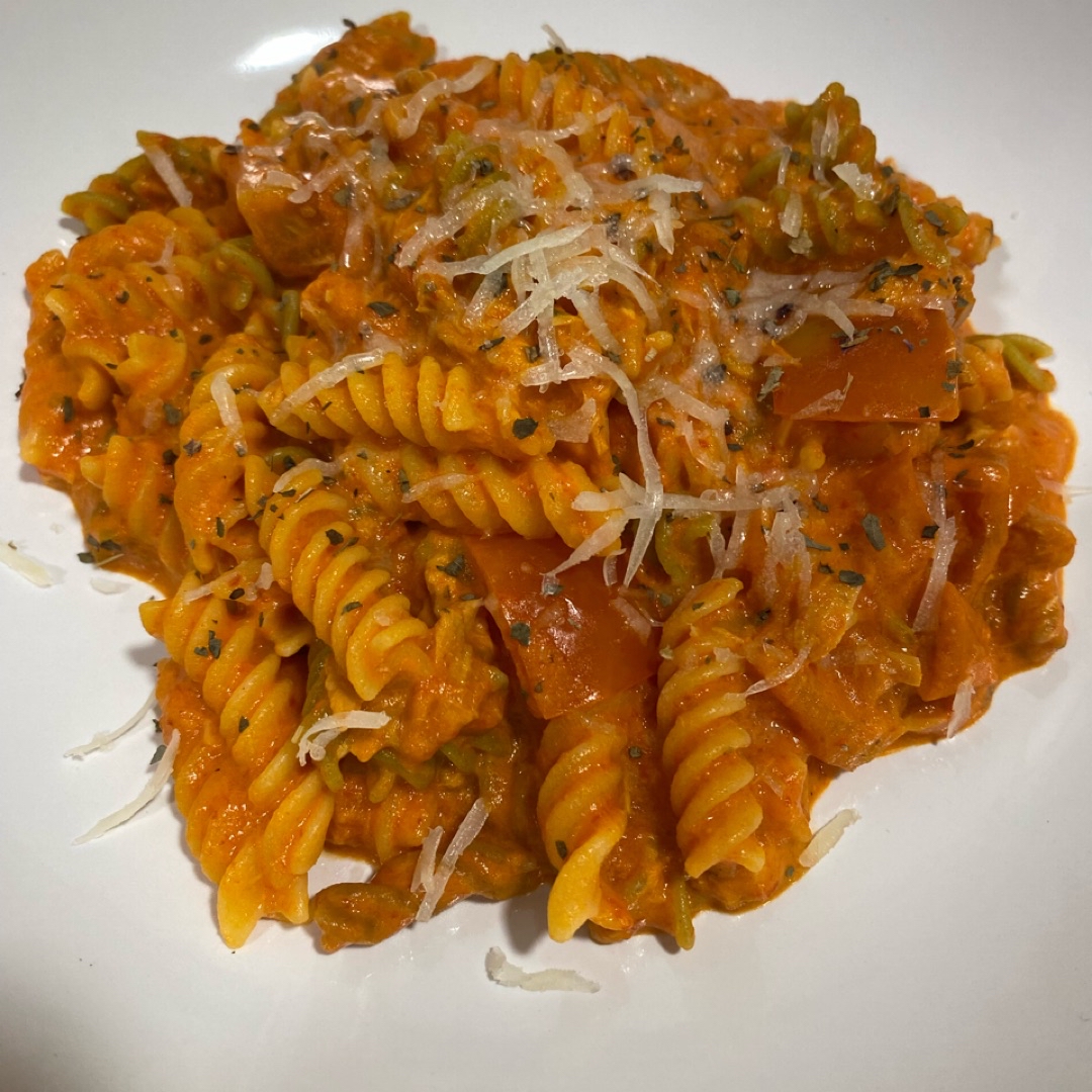 Macarrones con salsa cremosa de piquillo 🍝 Macarrones con salsa cremosa de piquillo 🍝