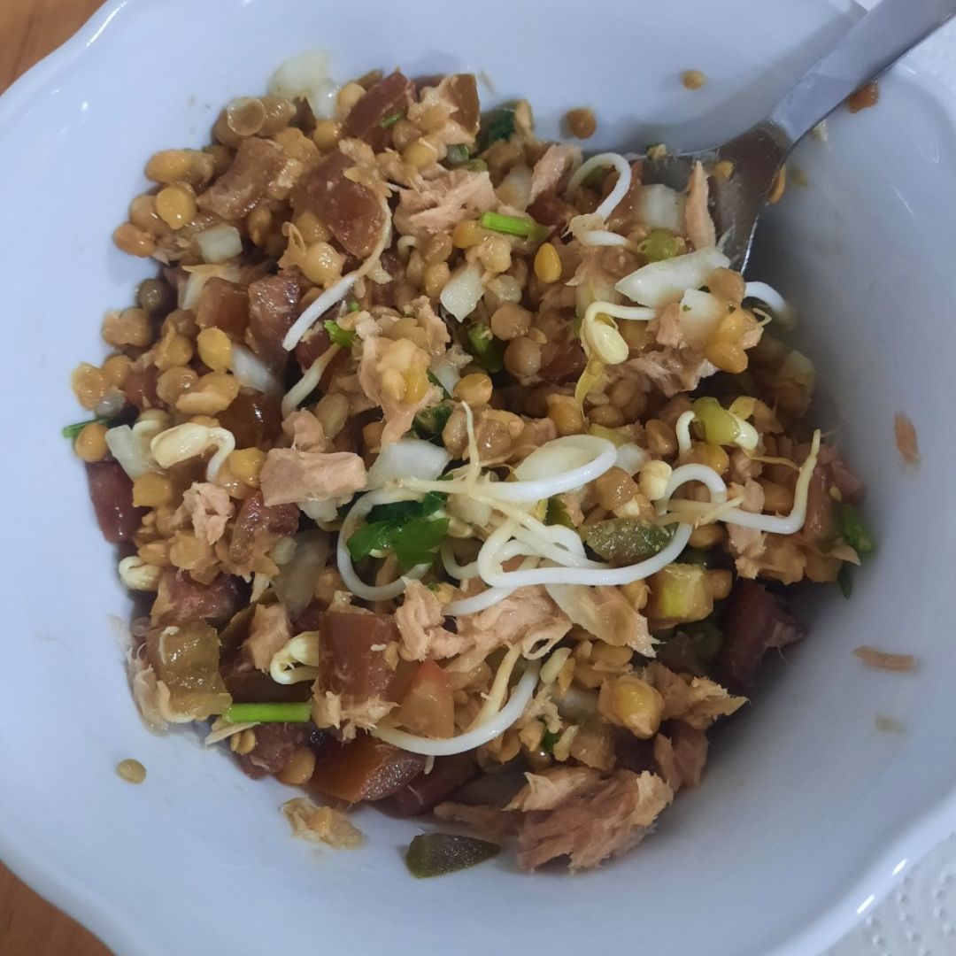 Ensalada de lentejas con atún y pico de gallo Ensalada de lentejas con atún y pico de gallo