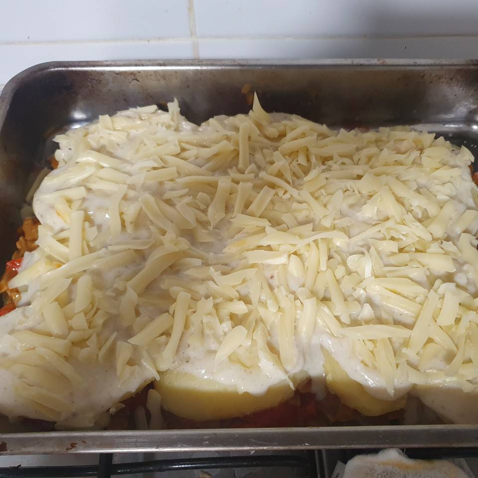 Pastel de patata con verduras y carne Pastel de patata con verduras y carne