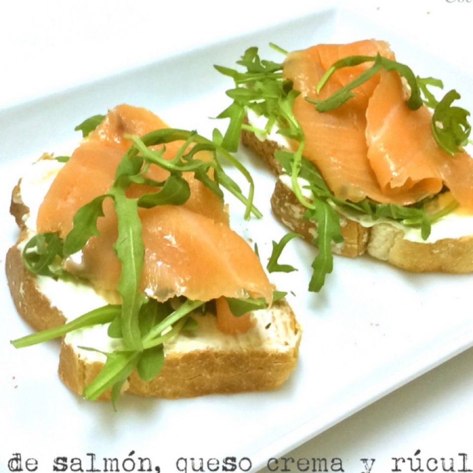 Tostada de salmón ahumado