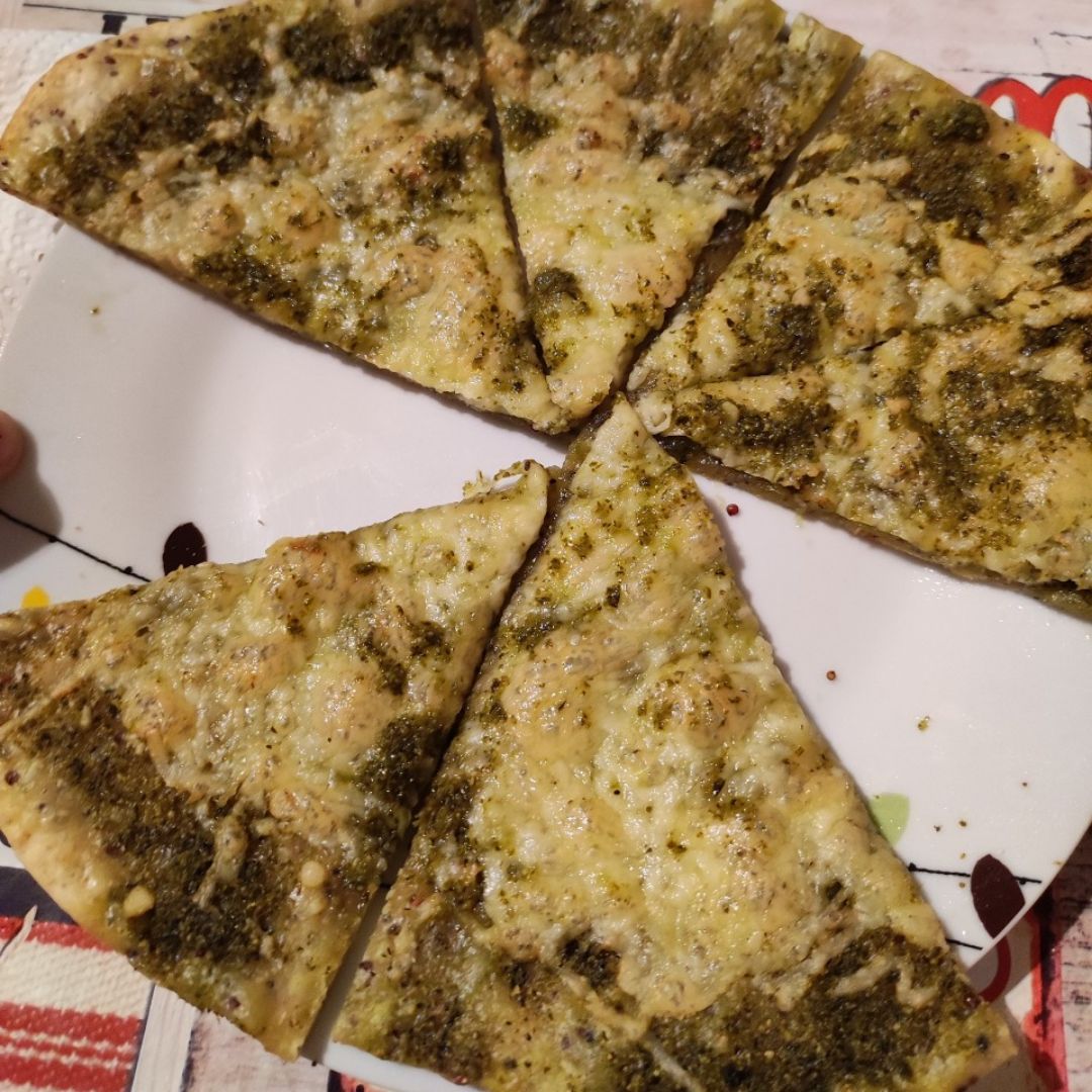 Pizza al pesto Pizza al pesto