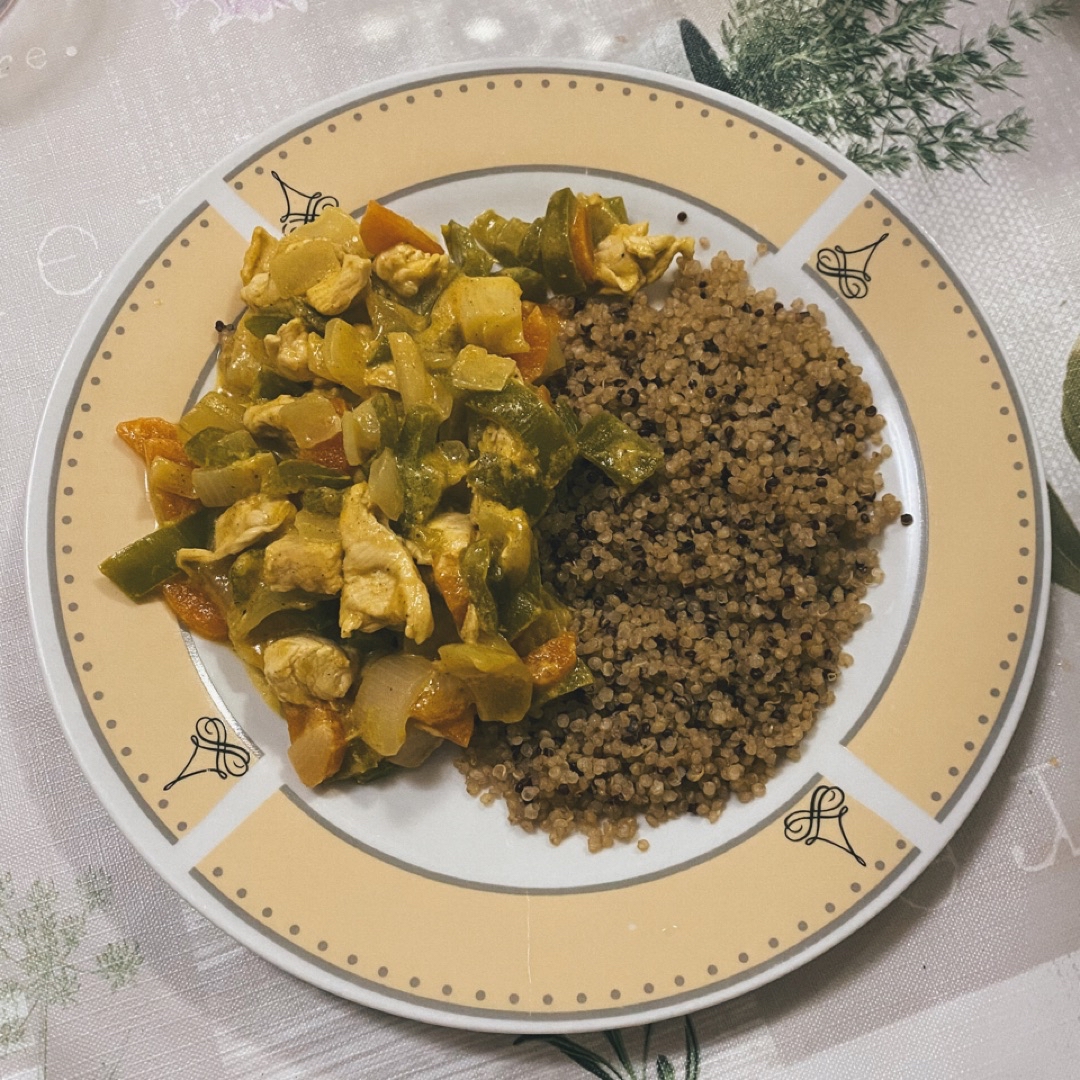 Pollo al curry con quinoa 🍛
