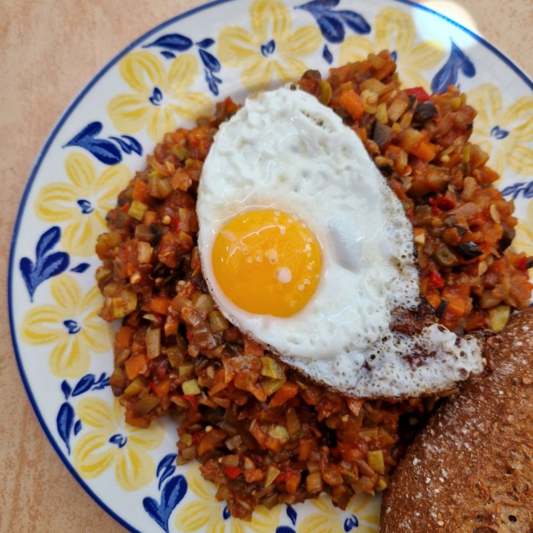 Pisto con huevo 